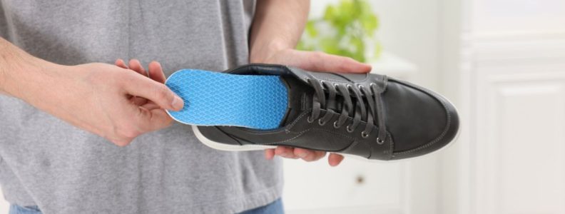 נעליים אורטופדיות לגברים לעבודה - טיפים לבחירה נכונה